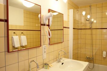 Hotel Boshof Хейлиг-Ландстихтинг Экстерьер фото
